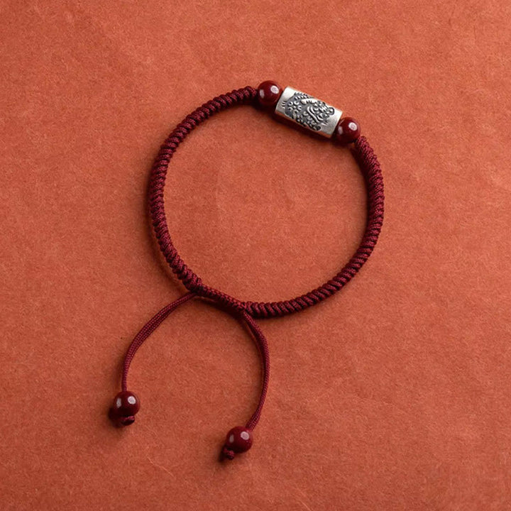 Bracelet en argent Buddha Stones 925 avec 12 signes du zodiaque chinois et cinabre