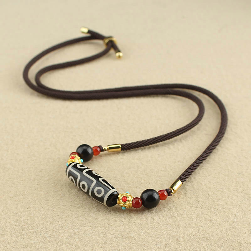 Collier pendentif en corde avec Buddha Stones