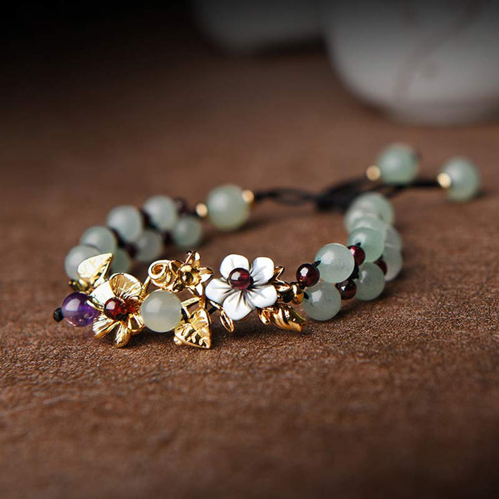 Bracelet porte-bonheur en Buddha Stones' aventurine verte et de grenat avec pétales de fleur