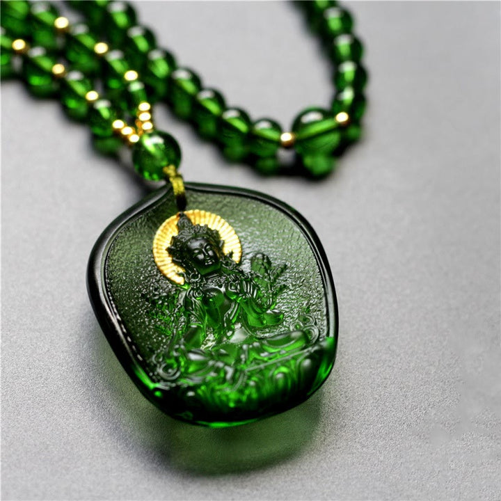 Collier avec pendentif en cristal Liuli plaqué or et Buddha Stones de Bouddha tibétain vert Tara