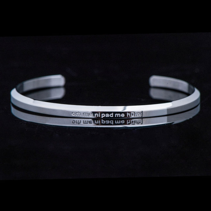 Bracelet de protection et de bénédiction en acier titane gravé avec six mots vrais de Buddha Stones