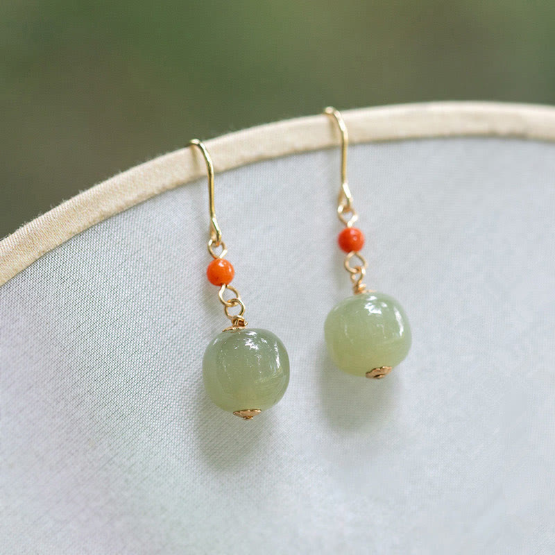 Boucles d'oreilles pendantes porte-bonheur en jade rouge Hetian plaqué or 14 carats et argent sterling 925 avec Buddha Stones - image 1