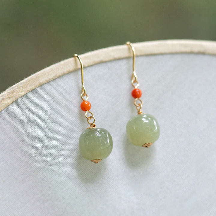 Boucles d'oreilles pendantes porte-bonheur en jade rouge Hetian plaqué or 14 carats et argent sterling 925 avec Buddha Stones - image 1