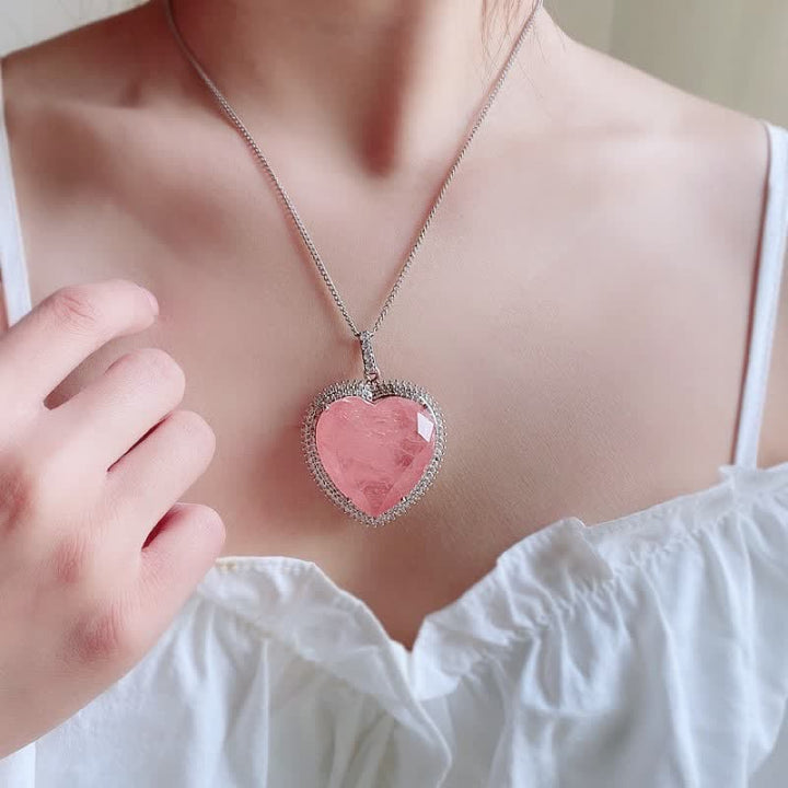 Collier pendentif en cristal de quartz rose avec Buddha Stones et cœur d'amour