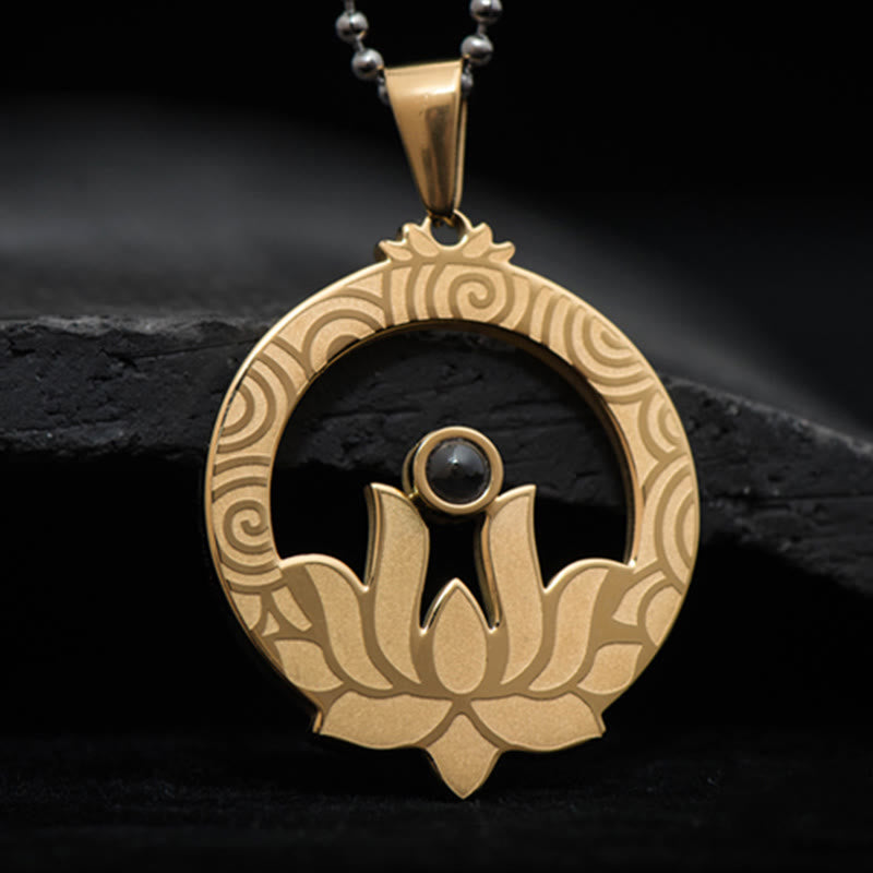 Collier pendentif mantra Shurangama avec projection d'illumination en acier titane et pierres de Buddha Stones Lotus