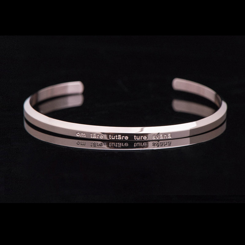 Bracelet de protection et de bénédiction en acier titane gravé avec six mots vrais de Buddha Stones