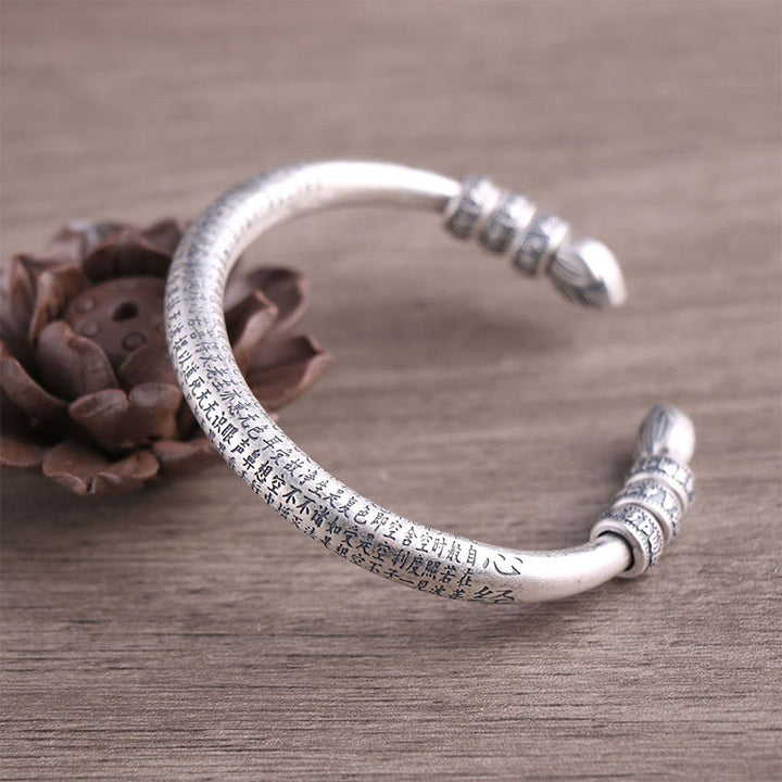Bracelet jonc en argent sterling 999 Buddha Stones et cœur gravé Om Mani Padme Hum