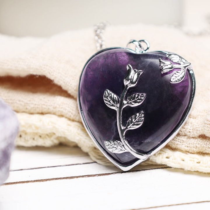 Colliers avec pendentif en forme de cœur en cristaux de guérison naturels en Buddha Stones