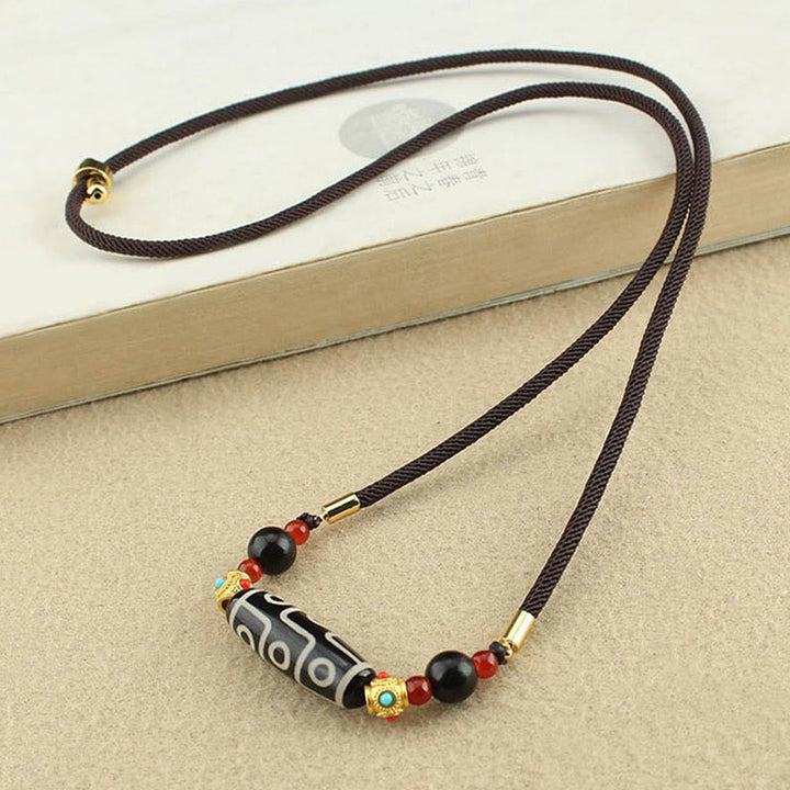 Collier pendentif en corde avec Buddha Stones