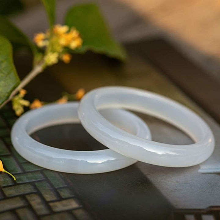 Bracelet jonc harmonieux en Buddha Stones en calcédoine naturelle