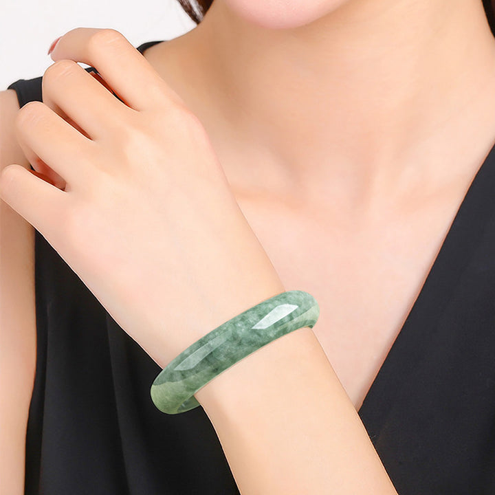 Bracelet jonc en jade naturel Buddha Stones pour la chance et la richesse