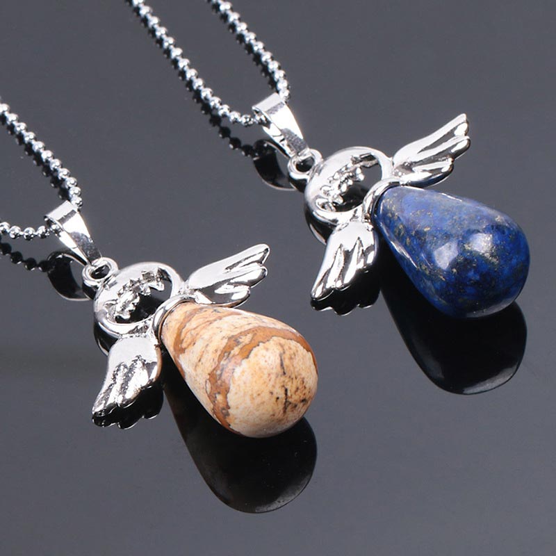 Collier pendentif porte-bonheur en cristal naturel avec petites ailes d'ange de Buddha Stones