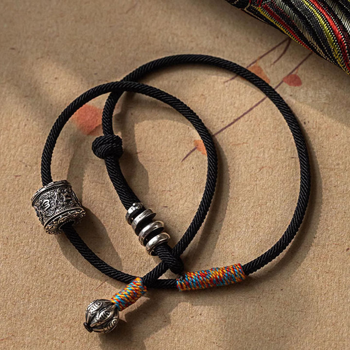 Bracelet double tour en amulette sculptée tibétain avec Buddha Stones Om Mani Padme Hum