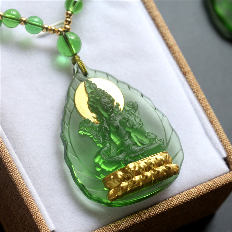 Collier avec pendentif en cristal Liuli plaqué or et Buddha Stones de Bouddha tibétain vert Tara