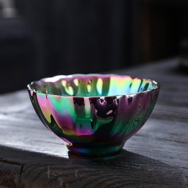 Tasse à thé en céramique chinoise Jianzhan colorée avec motif incrusté de lotus et de paon vif, style Buddha Stones