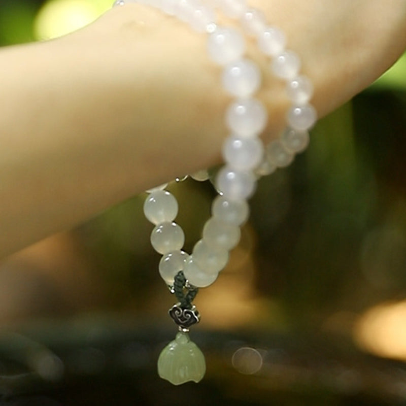 Bracelet de protection lotus en agate blanche et jade