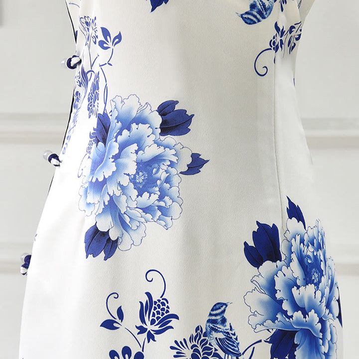 Robe Qipao pour femme en porcelaine bleue et blanche avec motif de fleurs de pivoine et pierres de Buddha Stones - image 5