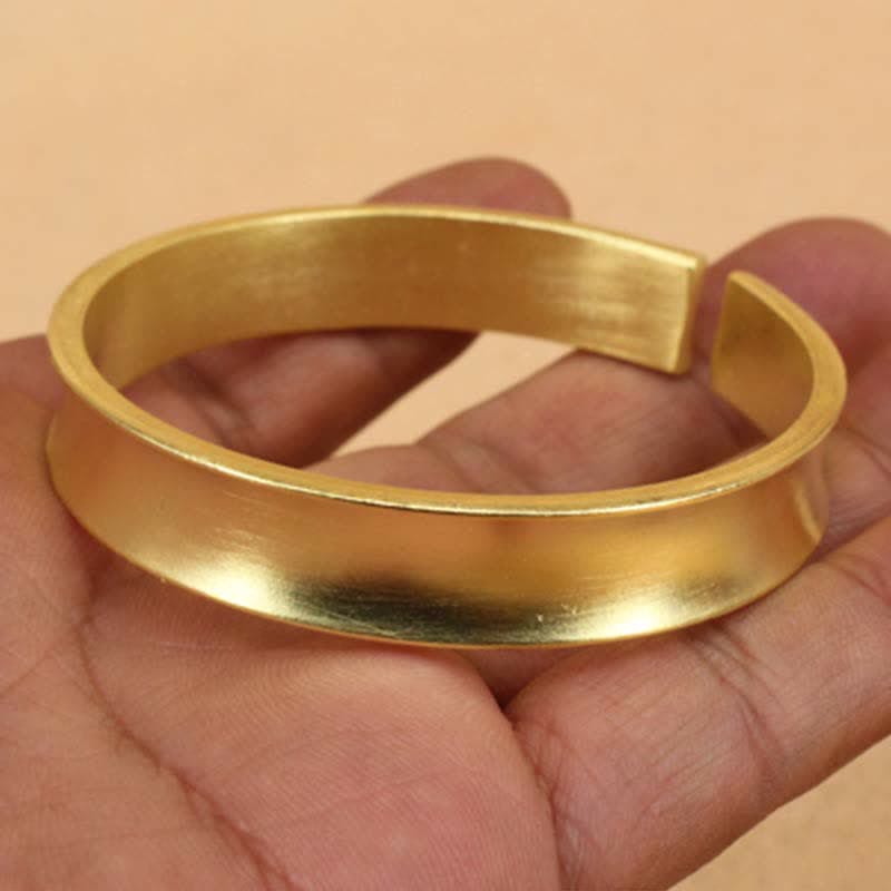 Bracelet manchette porte-bonheur en cuivre