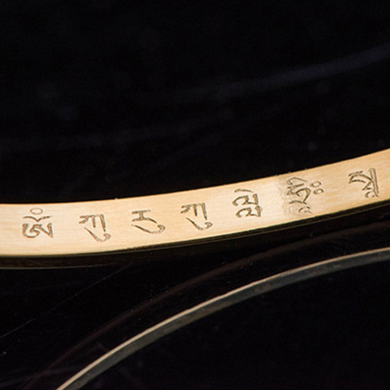 Bracelet de protection et de bénédiction en acier titane gravé avec six mots vrais de Buddha Stones