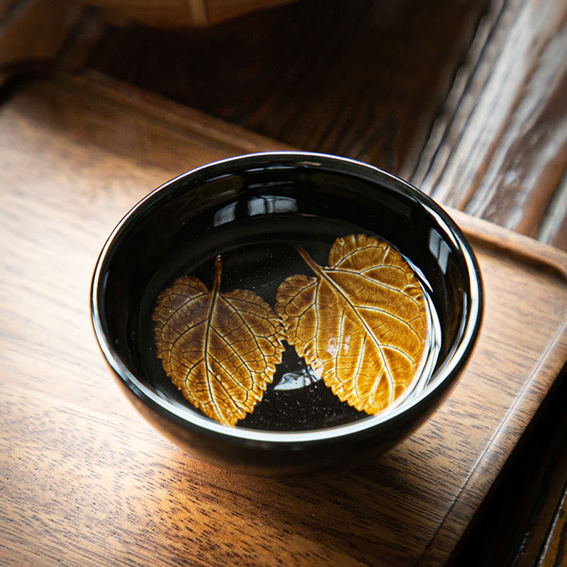 Tasse à thé en céramique chinoise Jianzhan avec feuilles d'érable dorées et Buddha Stones