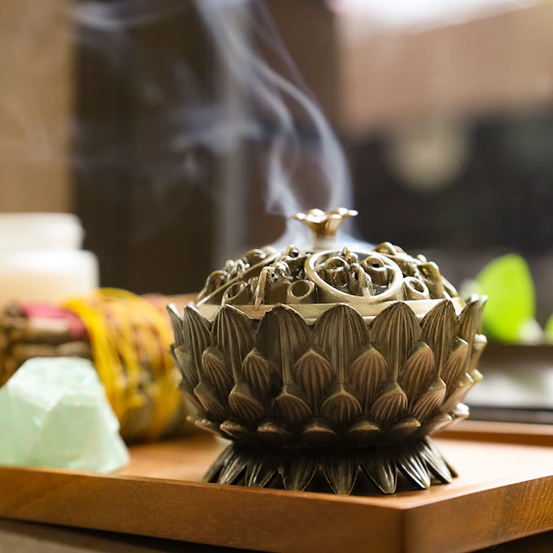 Brûleur d'encens purificateur en forme de lotus tibétain en Buddha Stones