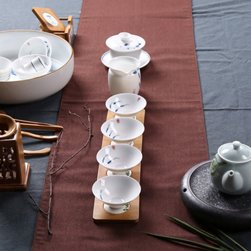 Tasse à thé en céramique de poisson koï en porcelaine bleue et blanche de Jingdezhen Buddha Stones