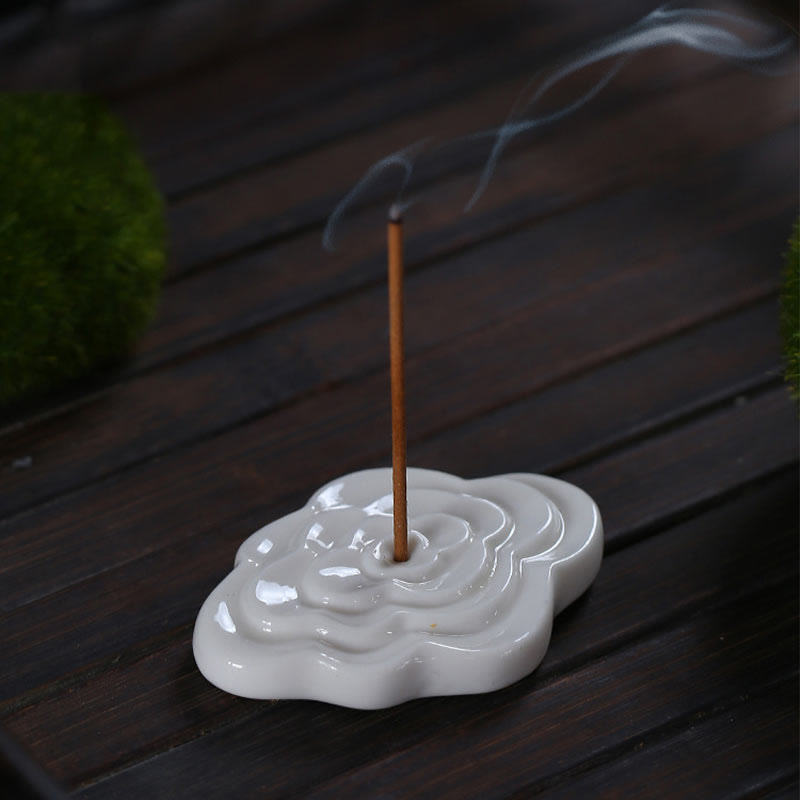Brûleur d'encens en céramique avec mini Buddha Stones et nuages de bon augure