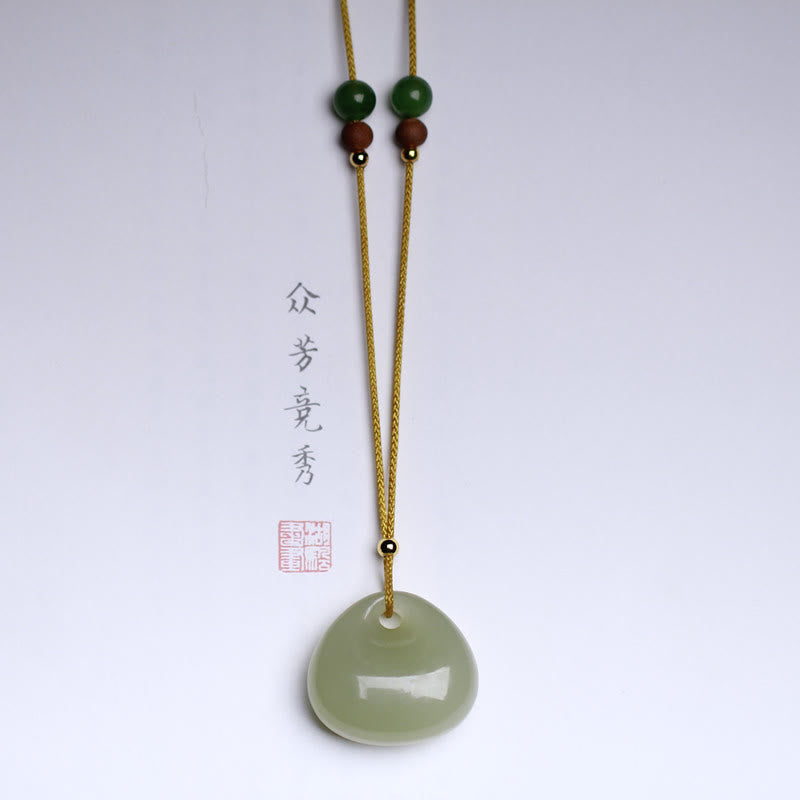 Collier pendentif en jade naturel Hetian à motif de petit sac pour la prospérité