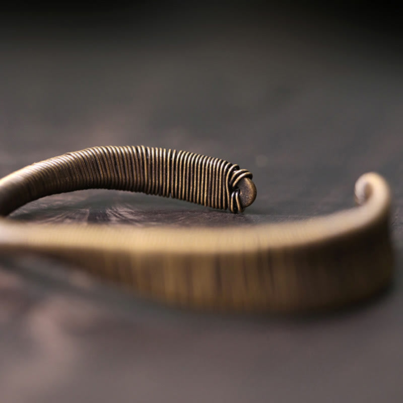 Bracelet manchette réglable en cuivre enroulé avec Buddha Stones au design simple pour la chance et la richesse