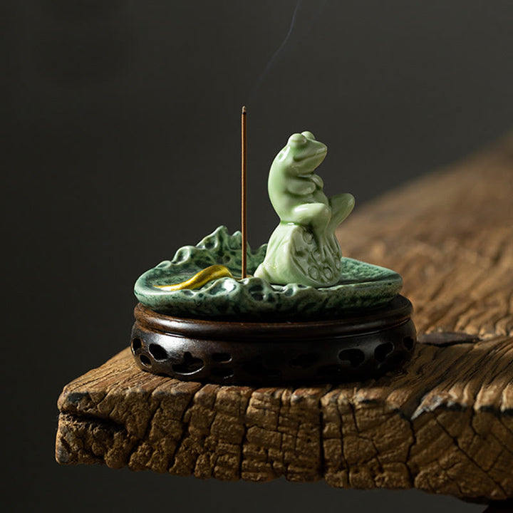 Brûleur d'encens en céramique avec motif de grenouille et de méditation en forme de Buddha Stones