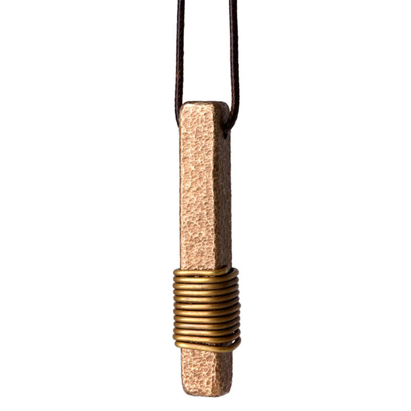 Collier pendentif en cuivre avec Buddha Stones au design texturé vintage