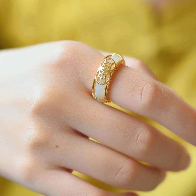 Collier et bague porte-bonheur en jade blanc Buddha Stones