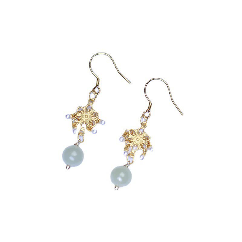 Boucles d'oreilles pendantes en plaqué or 14 carats avec motif de fleur de jade Hetian