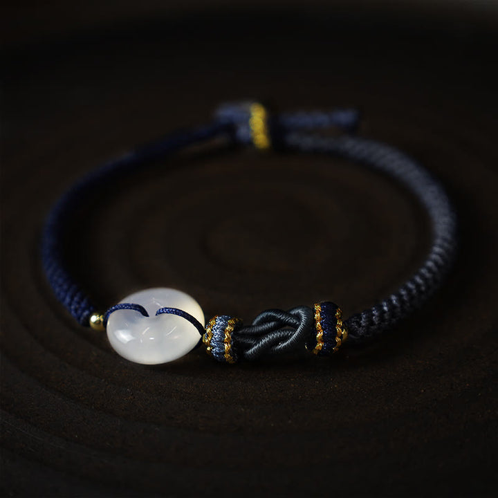 Bracelet en fil tissé fait main en agate blanche avec Buddha Stones et boucle de paix, protection, bonheur et chance