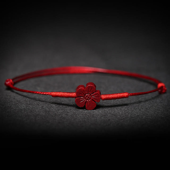 Bracelet tressé fait main en Buddha Stones avec fleur de prunier et trèfle à quatre feuilles PiXiu Lotus Koi Fish Cinabre Blessing
