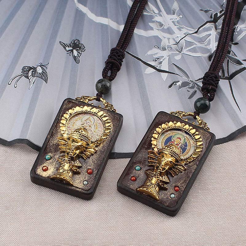 Collier avec pendentif en corde représentant un éléphant en bois d'ébène, dieu de la fortune et de la bénédiction du Bouddha