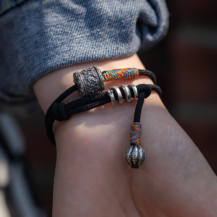 Bracelet double tour en amulette sculptée tibétain avec Buddha Stones Om Mani Padme Hum