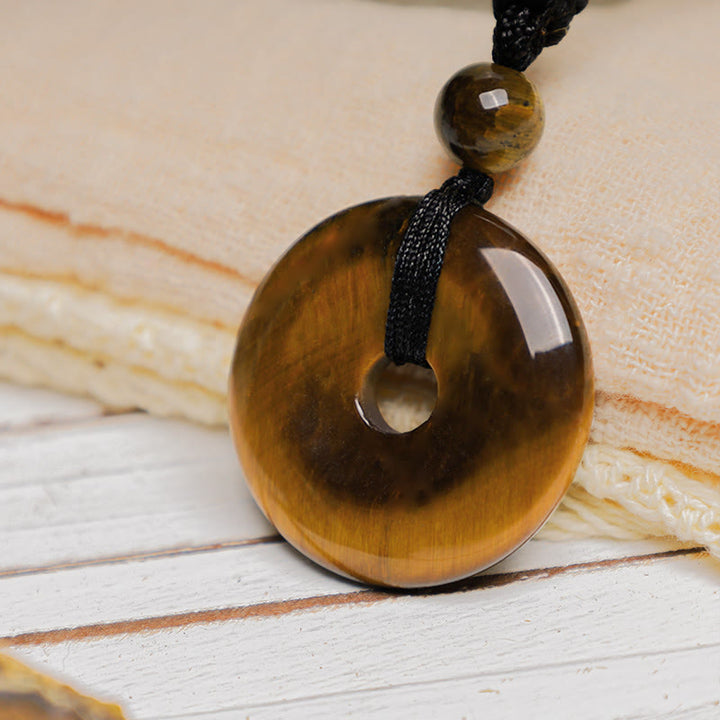 Collier avec pendentif porte-bonheur en Buddha Stones précieuses en cristal de guérison