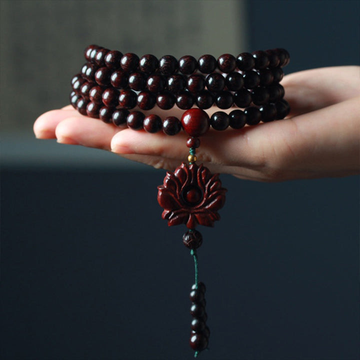 Bracelet Mala Tibétain en Buddha Stones avec Petites Feuilles et Lotus en Bois de Santal Rouge