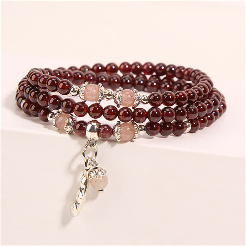 Bracelet triple tour de protection PiXiu en Buddha Stones, grenat naturel, quartz fraise et haricots verts