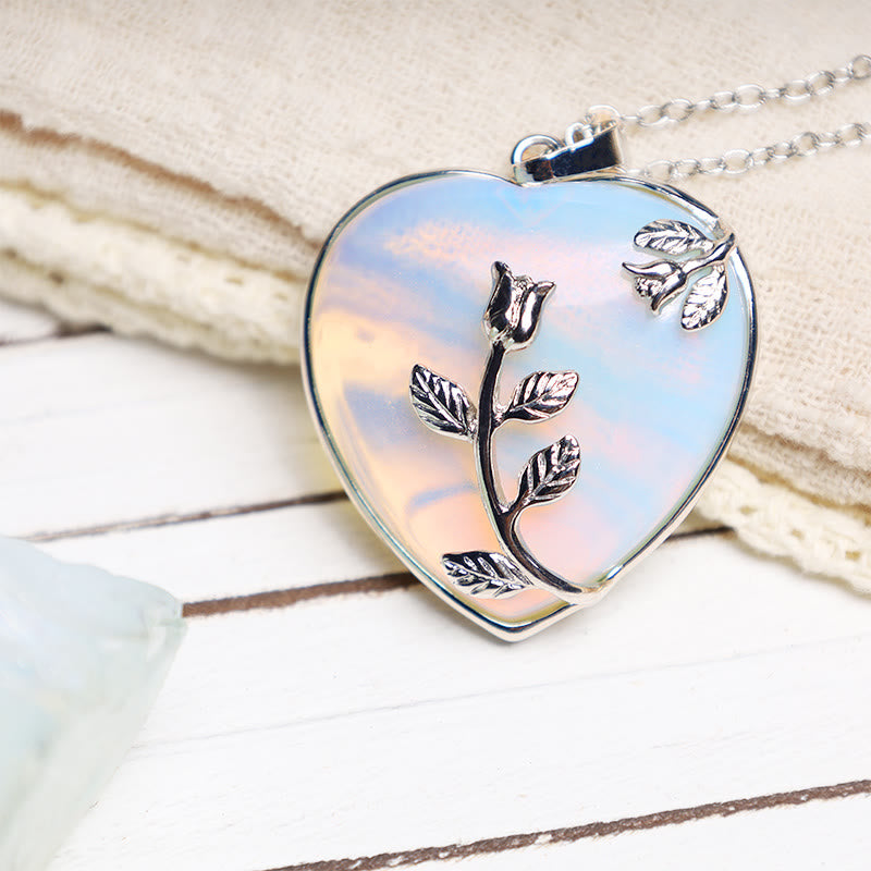 Colliers avec pendentif en forme de cœur en cristaux de guérison naturels en Buddha Stones