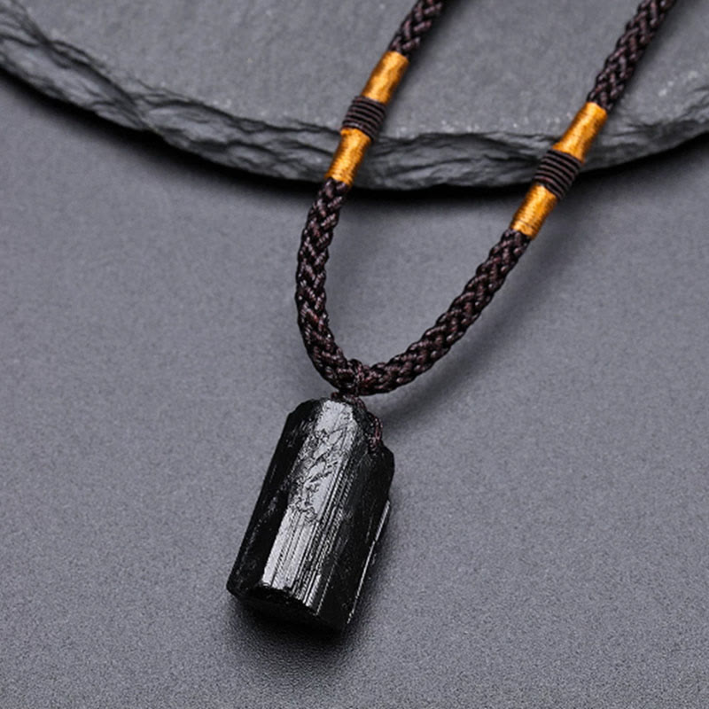 Collier avec pendentif en corde positive en tourmaline noire naturelle de Buddha Stones - Tourmaline noire (forme allongée brute · taille variable) - image 0