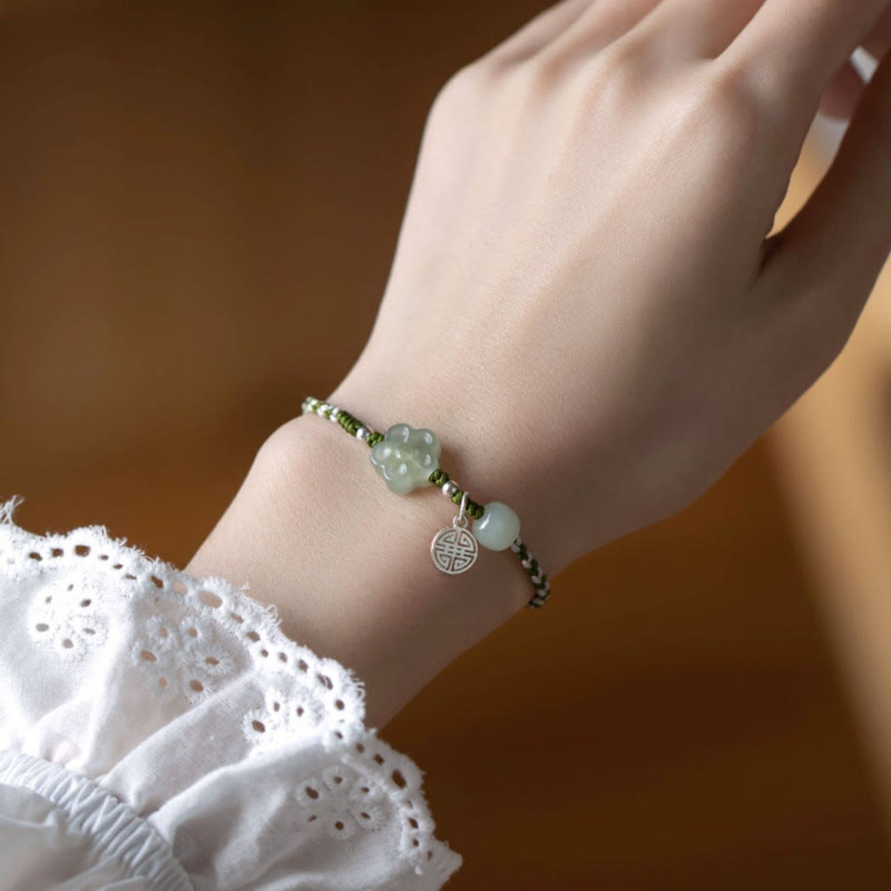 Bracelet tressé en jade fait main avec des Buddha Stones et des fleurs de prunier