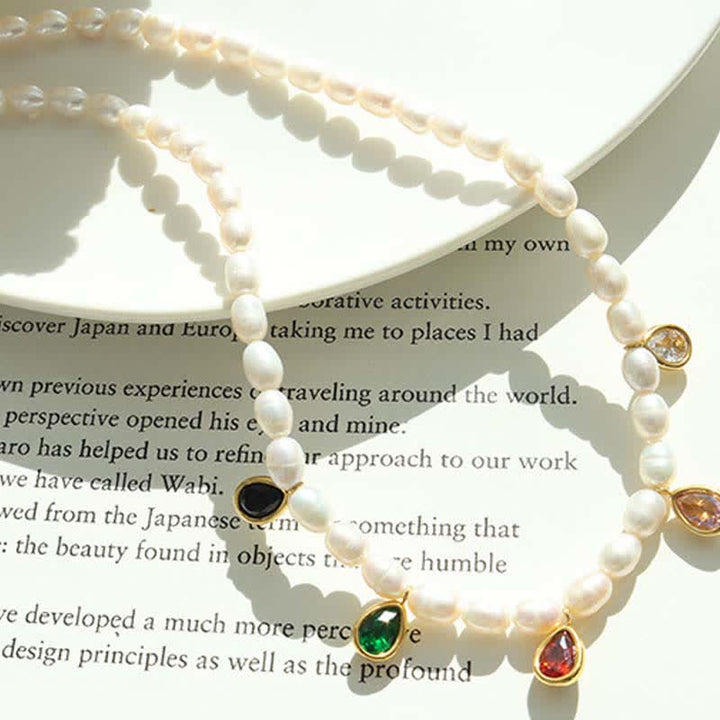 Collier avec pendentif en pierre de cristal de perle et pureté