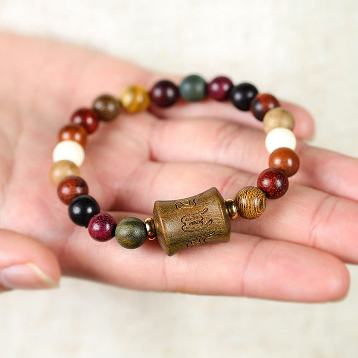 Bracelet de protection Om Mani Padme Hum en bois de santal multicolore du Tibet
