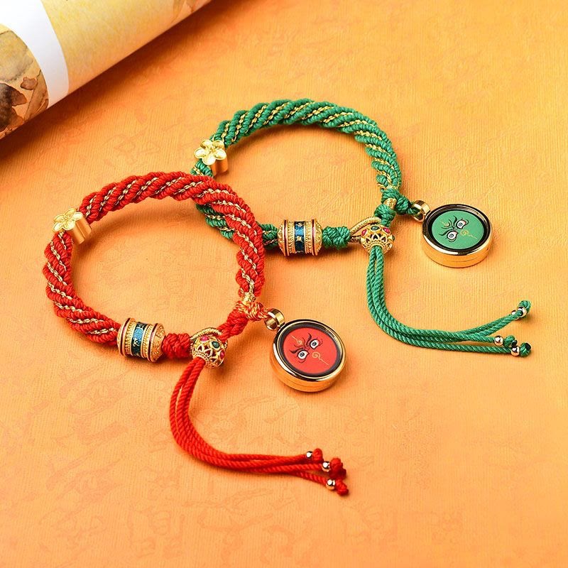 Bracelet en corde tissée avec breloque en forme de fleur et roue de prière en Buddha Stones faites à la main avec cinq dieux de la richesse et de la chance