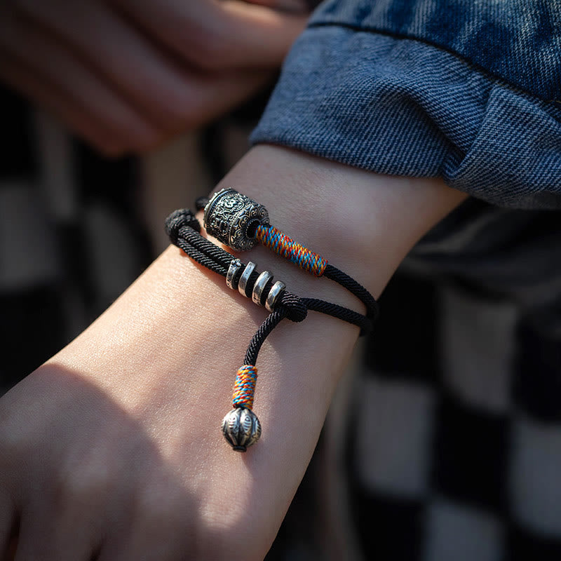 Bracelet double tour en amulette sculptée tibétain avec Buddha Stones Om Mani Padme Hum
