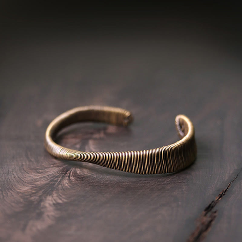 Bracelet manchette réglable en cuivre enroulé avec Buddha Stones au design simple pour la chance et la richesse