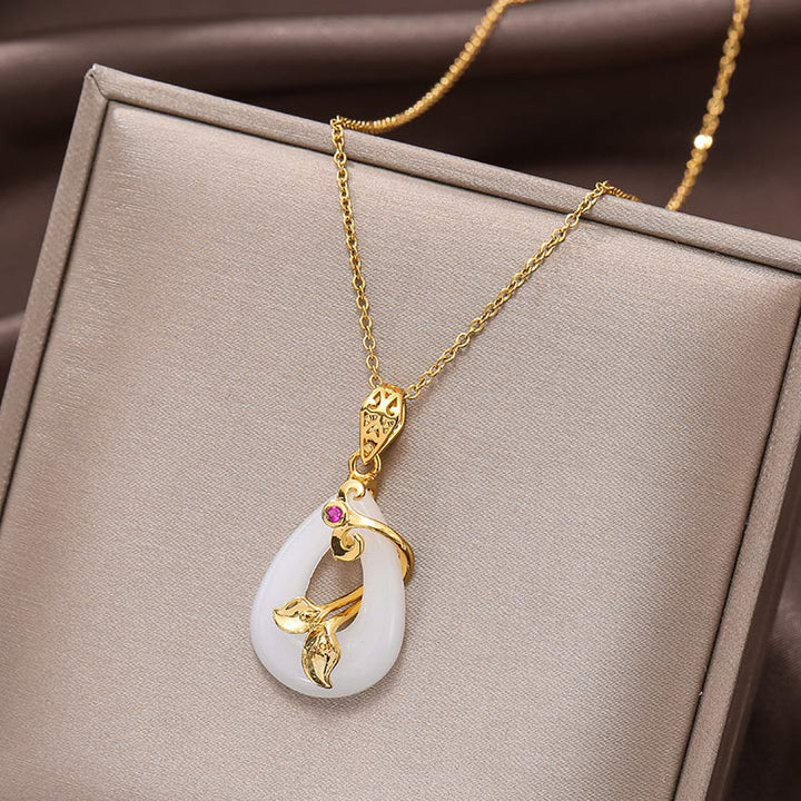 Collier pendentif porte-bonheur en jade à motif ovale avec Buddha Stones