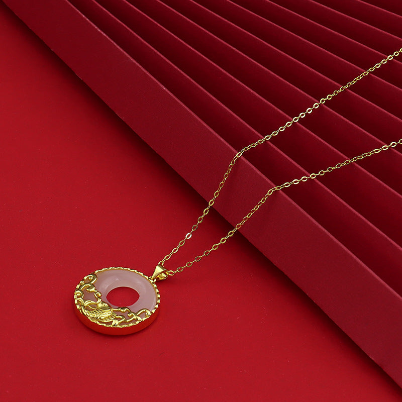 Collier pendentif en acier titane et jade blanc avec poisson koï - image 3